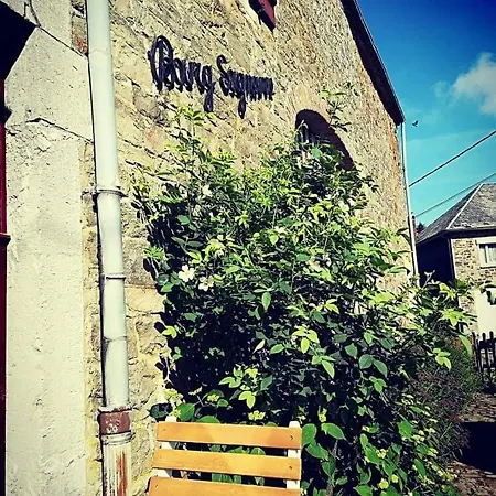 La Bourgseigneurie Bourseigne-Vieille